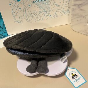 HJ3-Jellycat Michelle Mussel